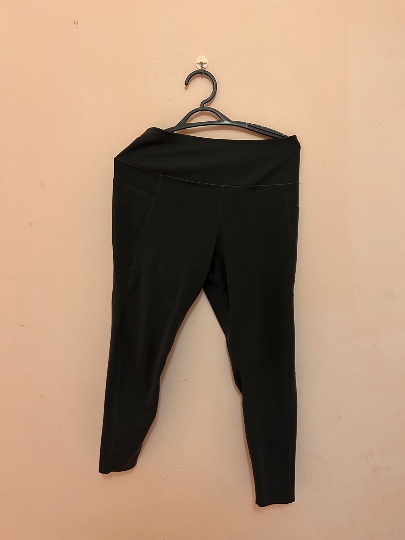 Uniqlo airism leggings, Women's Fashion, Bottoms, Jeans & Leggings