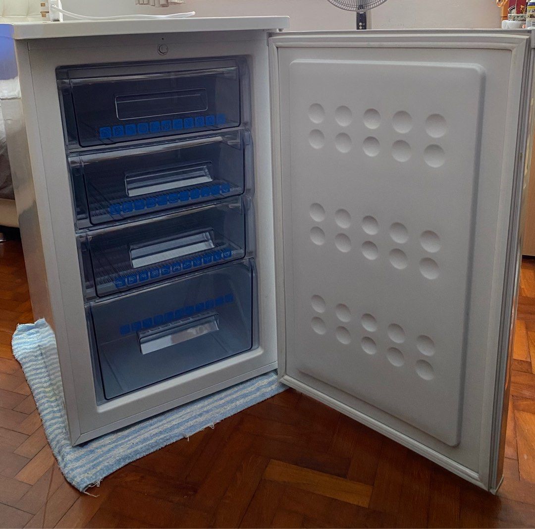 Upright Freezer for breast milk storage, Babies & Kids, Nursing