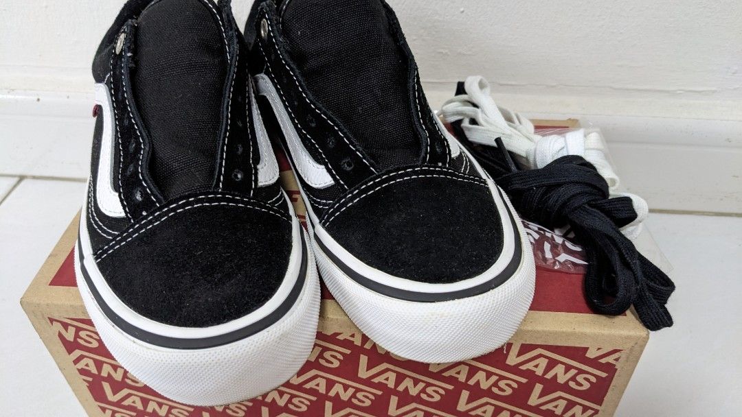 All black vans old 2025 skool pro
