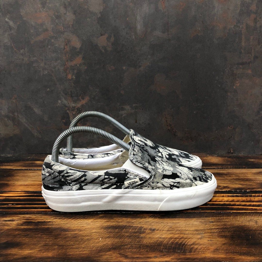 VANS SLIP ON 5 uk Men s Fashion Footwear Sneakers on Carousell