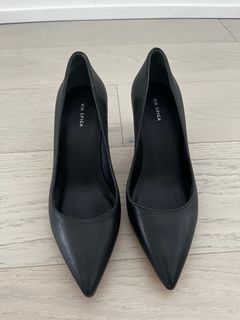 Via Spiga Black Pumps