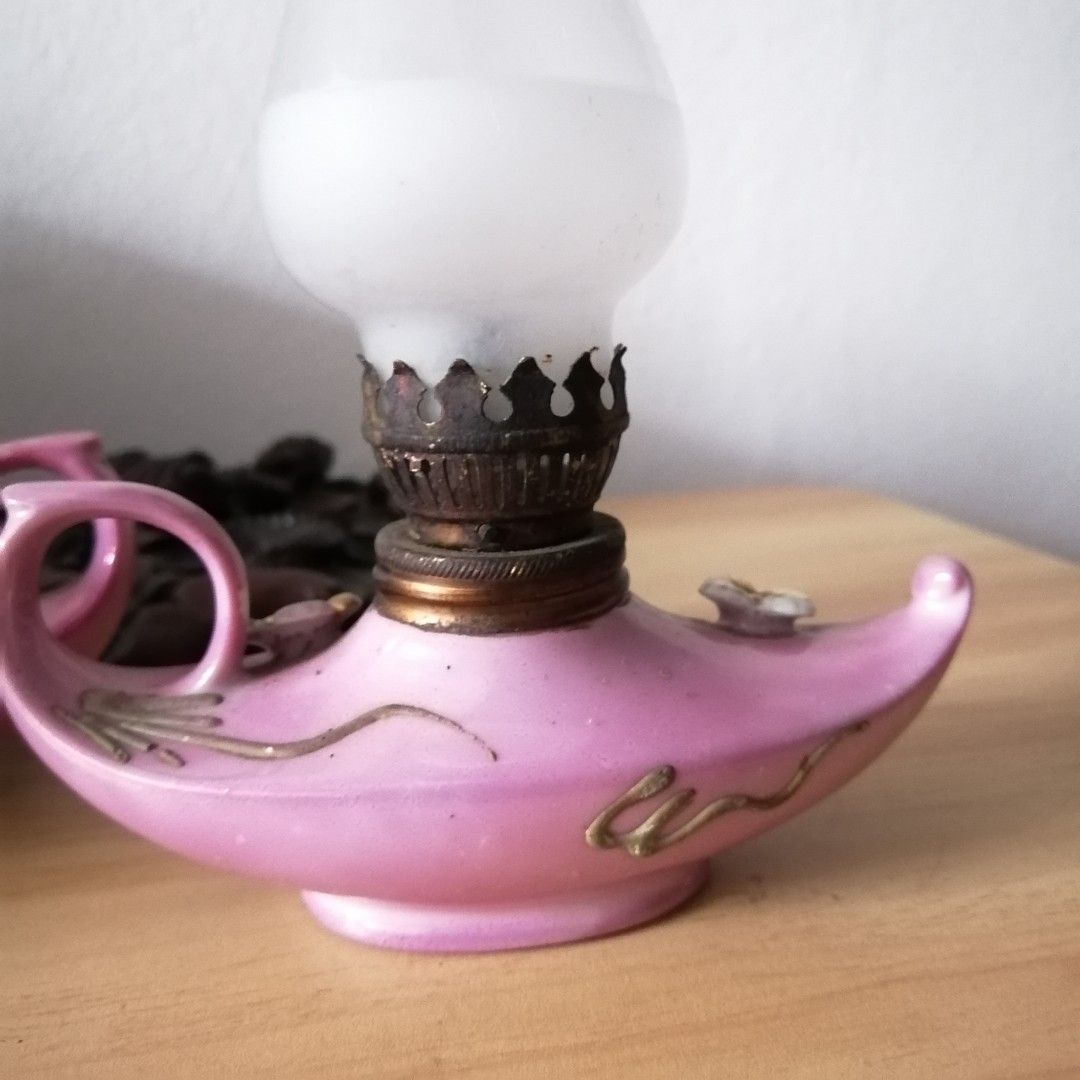 Aladdin lamp, Hobbies & Toys, Collectibles & Memorabilia, Vintage  Collectibles on Carousell