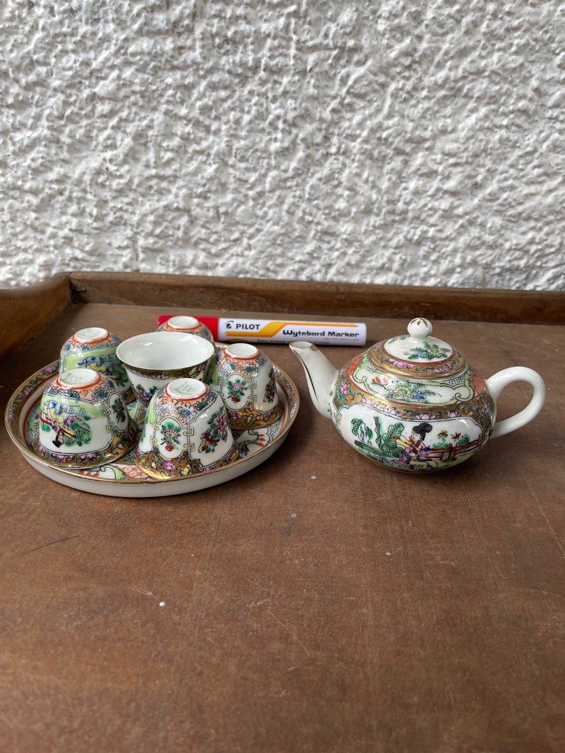 Vintage Oriental Small Teacup Set (Category: Coffee & Tea Tableware) located in Quezon City. Submitted by glitchandglamor (Listing ID 1218344358, Image 1). Description: .