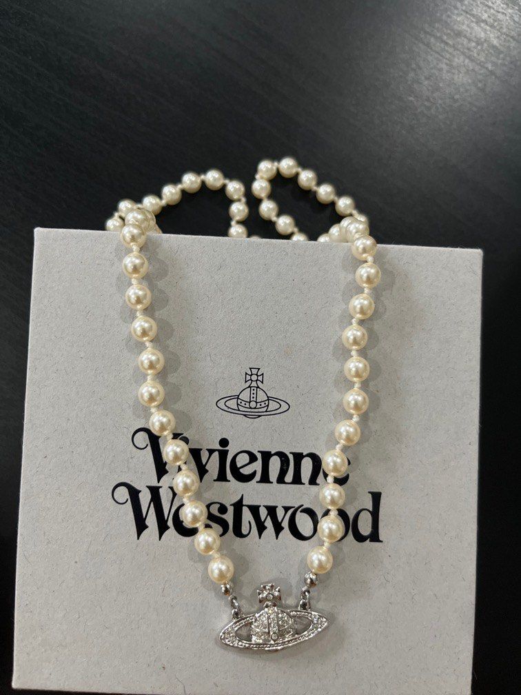 Vivienne westwood pink shop saturn pearl necklace