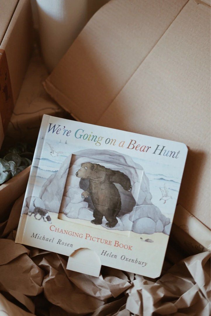 We're Going on a Bear Hunt by Michael Rosen (Changing Picture Book ...