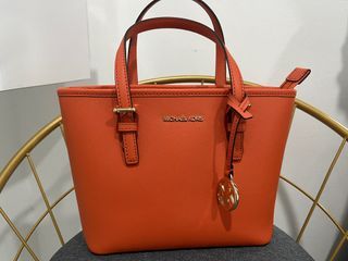 WTS AUTHENTIC MICHAEL KORS MK JET SET TRAVEL BAG IN TANGERINE
