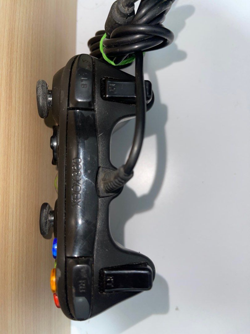 XBOX 360 Controller UNTESTED (Category: Controllers) located in Taguig. Submitted by johnhb (Listing ID 1218376829, Image 3). Description: WYSIWYG. Untested. No warranties or refunds MOP: GCash MOD: Lalamove from BGC (No COD!).
