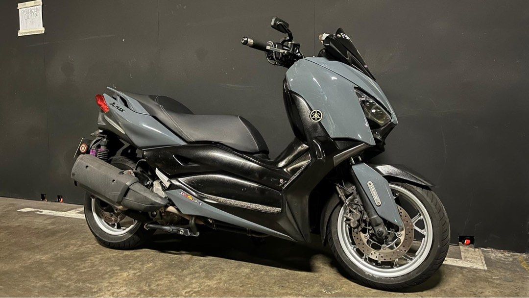 Xmax Oos Rim XMAX ORIGINAL RIMS REPAINT WHITE READY TO SWAP, Motorcycles, Motorcycle ...