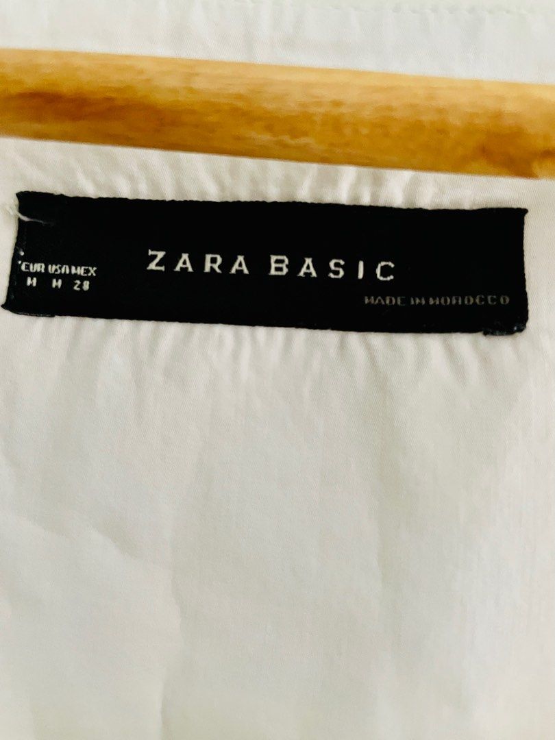 Zara Basic Empire Line Dress in Nude / White (Category: Dresses) located in Makati City. Submitted by winnieboop (Listing ID 1218292628, Image 2). Description: Love the fabric of this dress as it is so cool 😎 Very pretty and classy when worn Super perfect for the coming summer months! 🏖️ armpit to armpit- 16 inches length - 35 inches fits small to semi-medium.