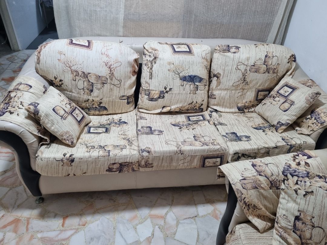 3+2+1 sofa, Furniture & Home Living, Furniture, Sofas on Carousell