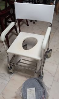 3x Commode