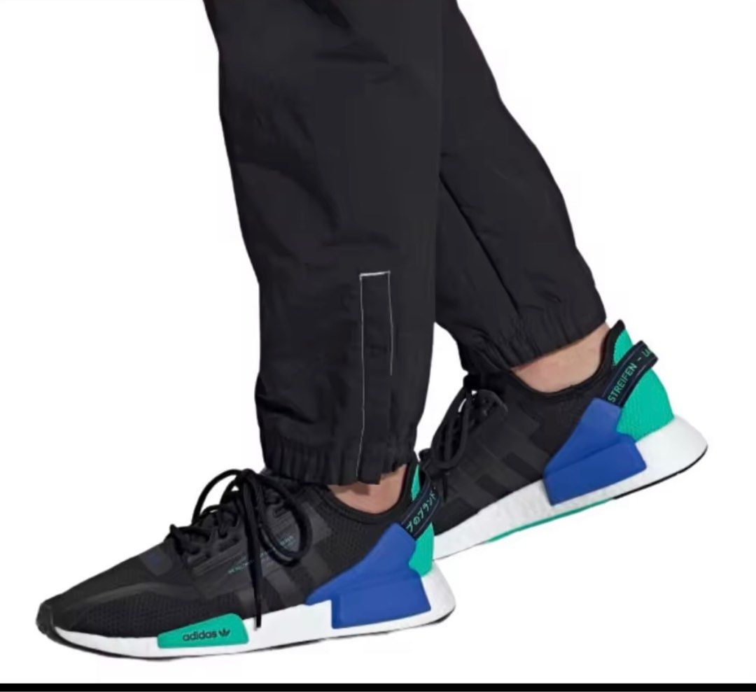 nmd r1 v2 sneakers