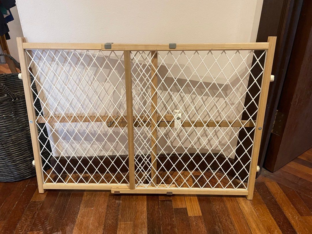Portable deals child gate