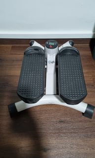 (Category: ) located in . Submitted by hannahosaurus (Listing ID 1221792562, Image 1). Description: .