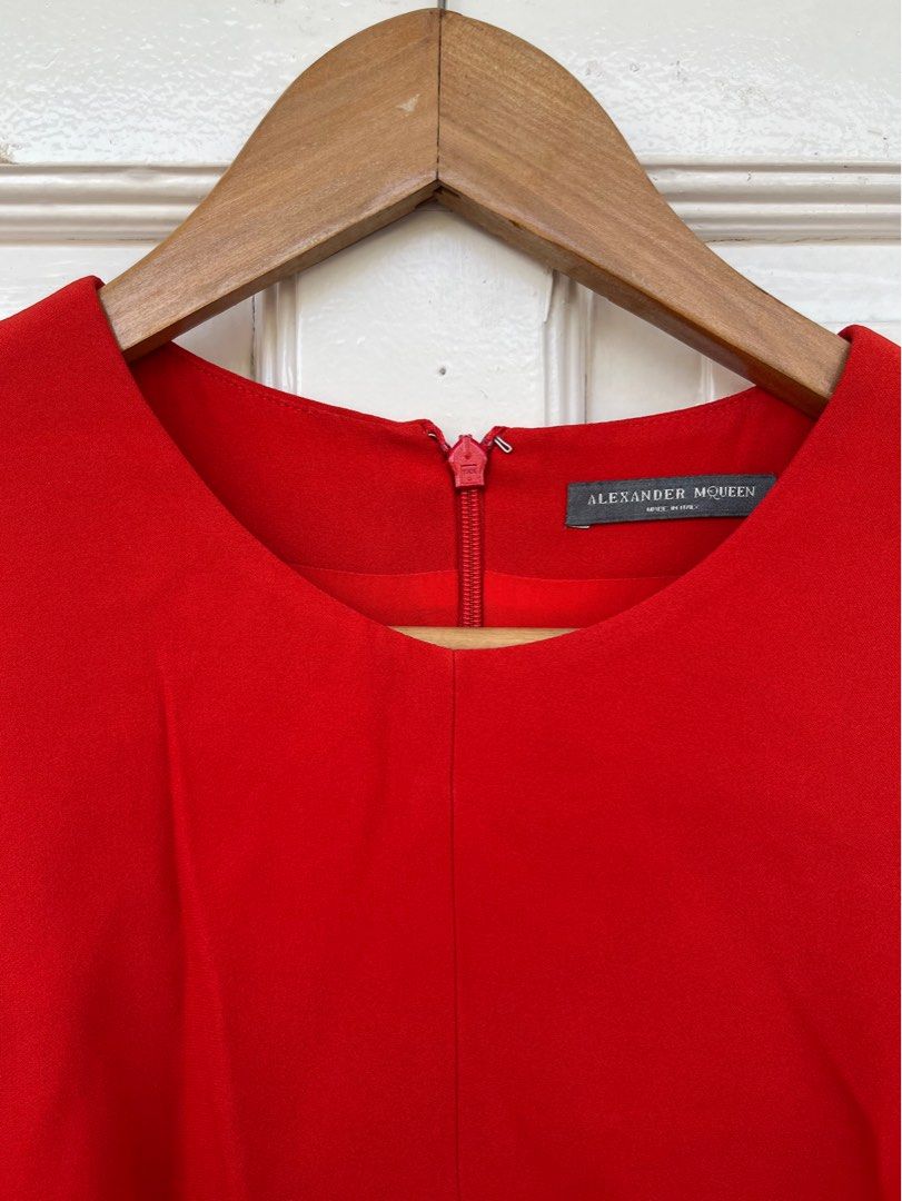 ALEXANDER MCQUEEN Red Maxi Dress (Category: Dresses) located in Quezon City. Submitted by lolaandrogynous (Listing ID 1221575408, Image 2). Description: ALEXANDER MCQUEEN Red Maxi Dress. Size 40. Used but in excellent condition. Made in Italy. DM for inquiries..