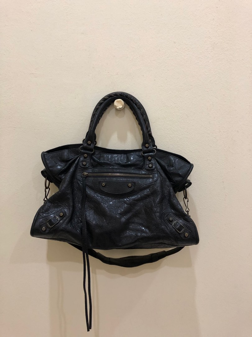 Balenciaga bag authentication store
