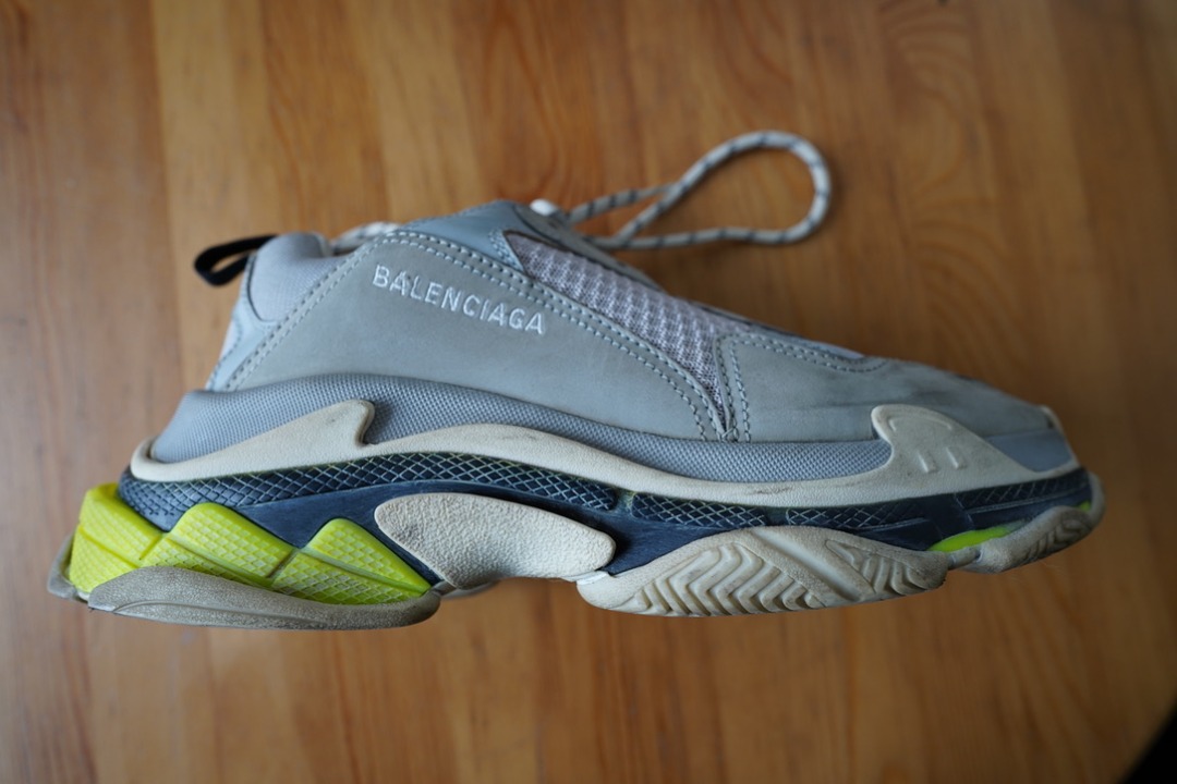 Balenciaga triple s gris new arrivals