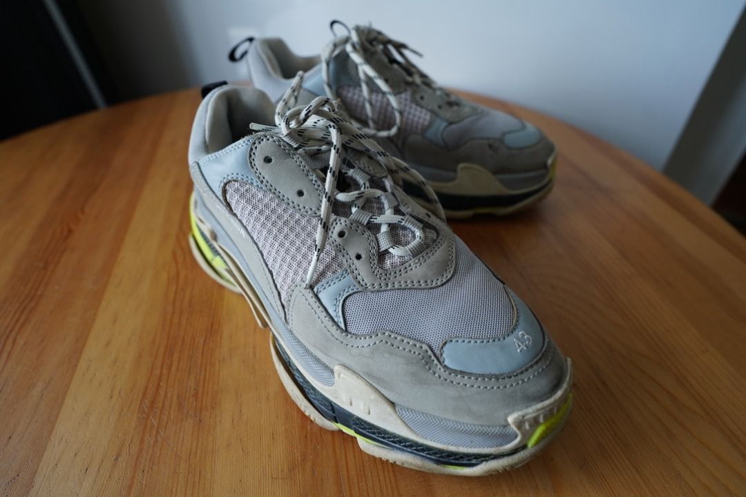 Balenciaga triple s grey black volt store