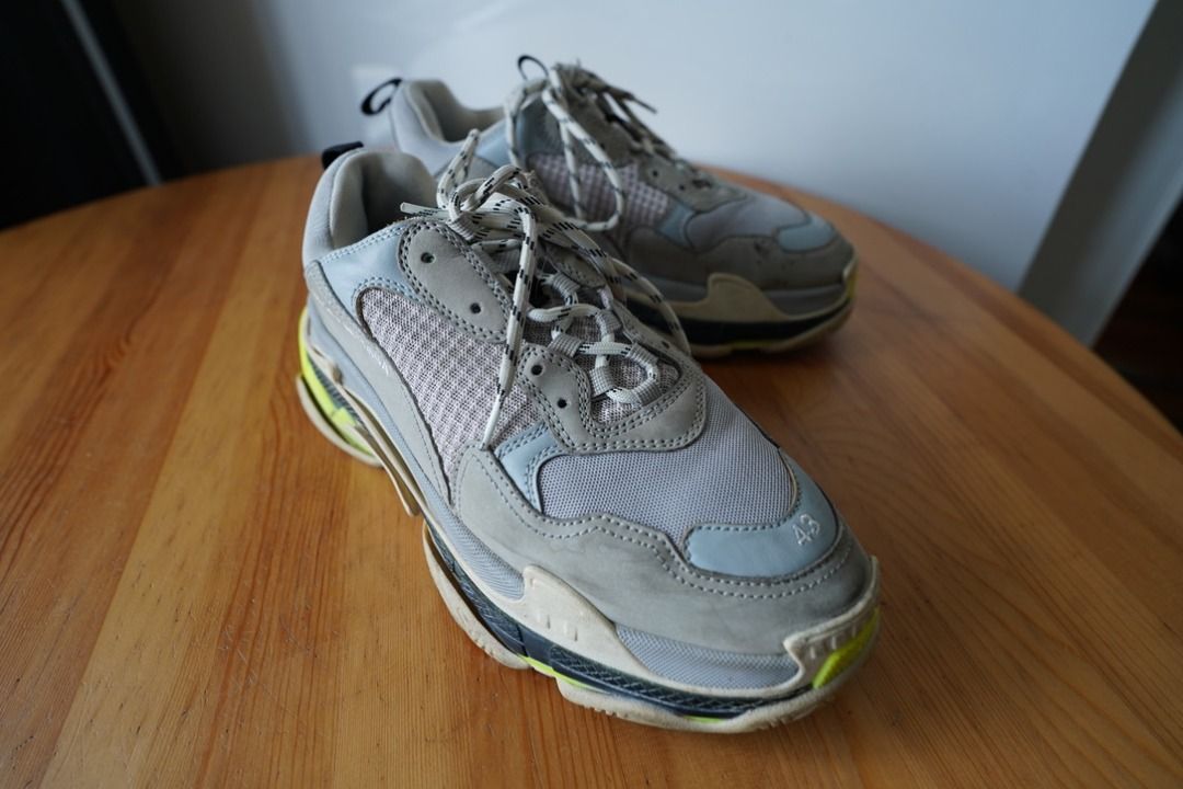 Balenciaga triple s gris sales