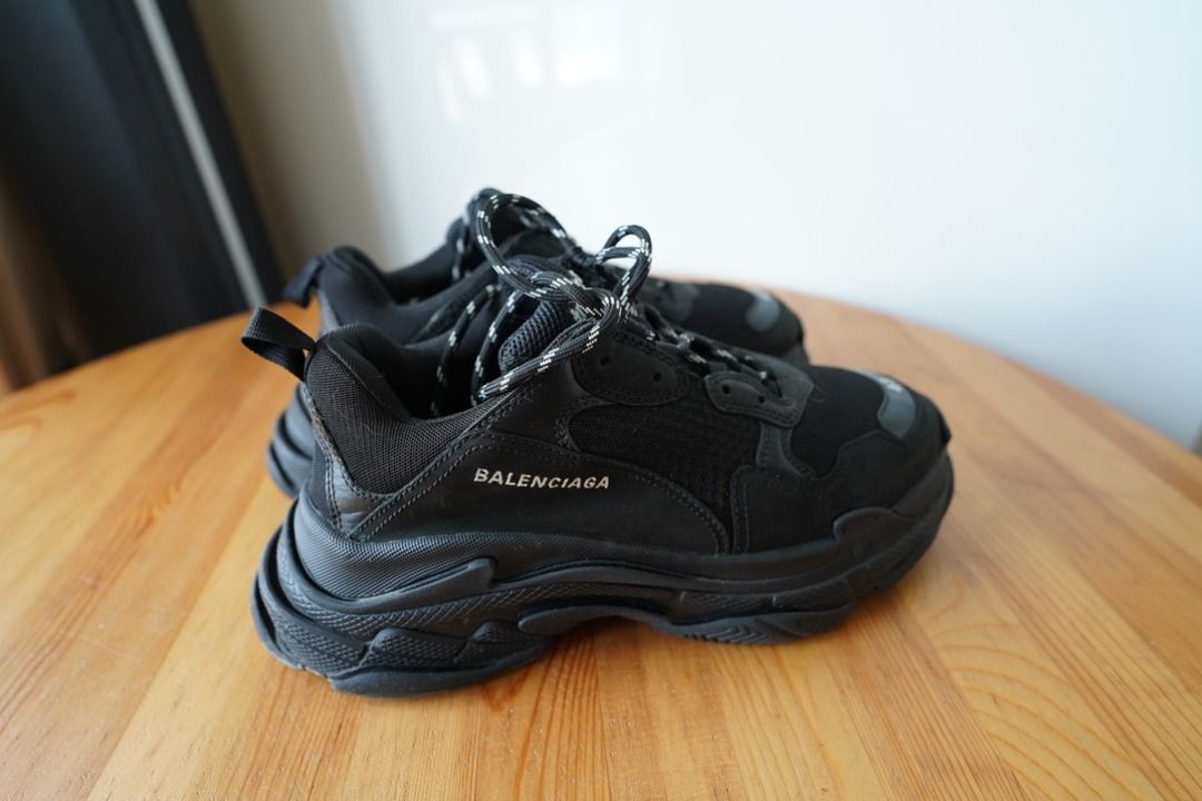 Balenciaga triple deals s distressed black