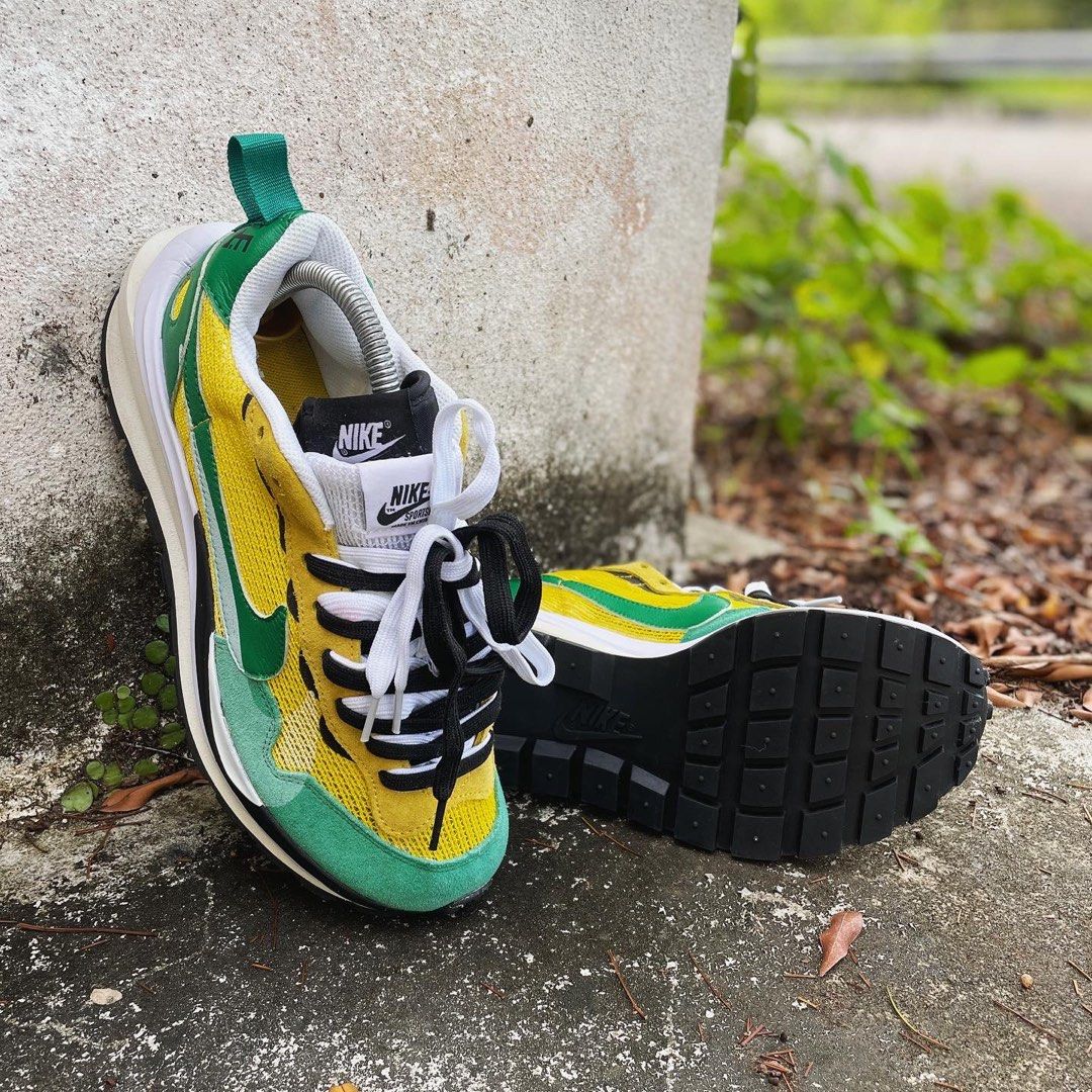 Sacai yellow shop