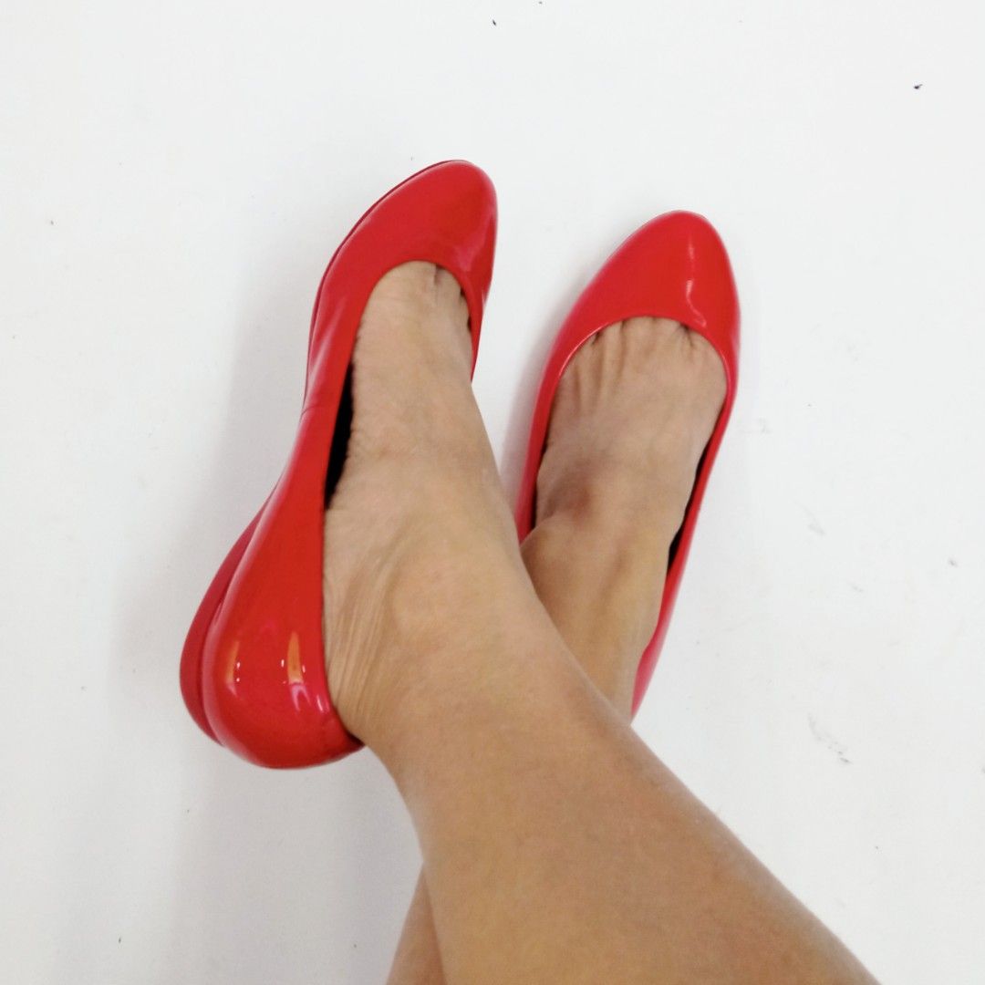 Calvin klein red flat shoes online