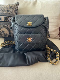 Sold at Auction: Chanel Gold Quilted Distressed Leather Medium Gabrielle  Hobo Bag Condition: 1 12