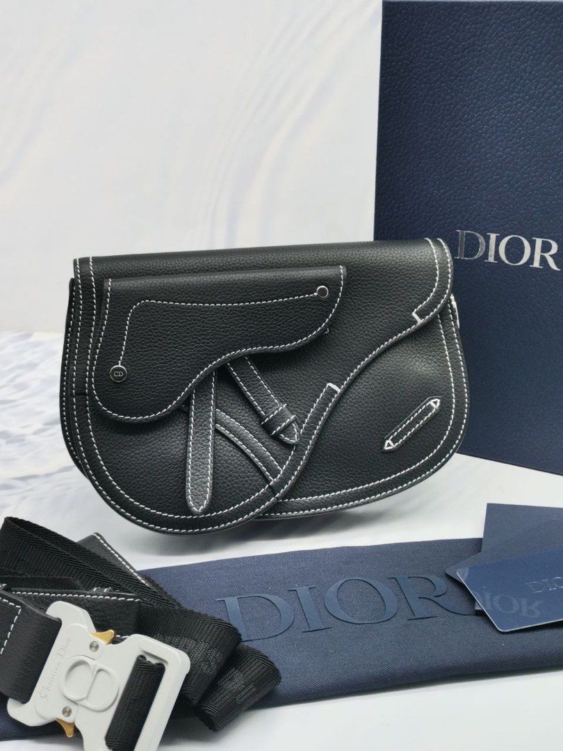 Dior x store kaws pouch saddle