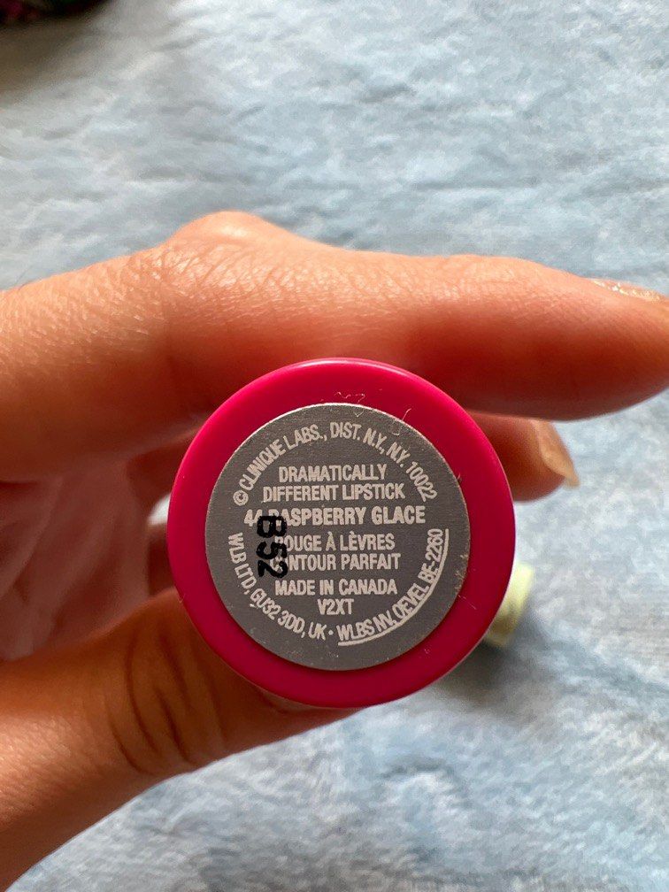Clinique Lipstick Duo (Category: Makeup) located in Quezon City. Submitted by sr_1521 (Listing ID 1221680384, Image 3). Description: 750 for both or 450 per lipstick Raspberry glace: deep pink Bamboo pink: cool-toned brownish pink Lipsticks are brand new, just swatched.