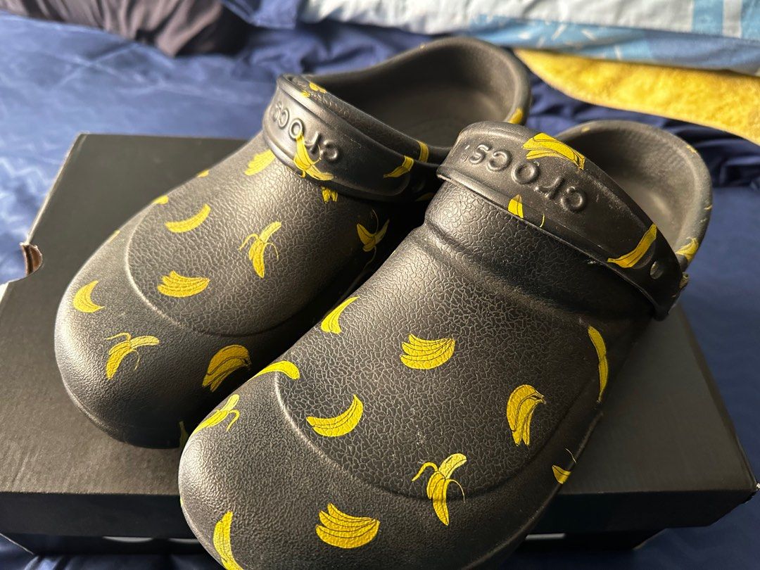 Crocs Bananas Size 10