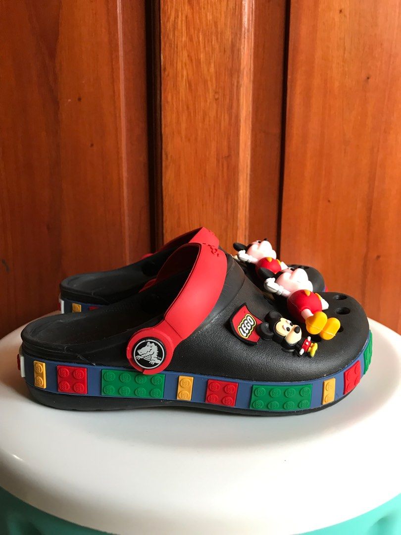 Crocs Lego Clogs size J1 (preloved) (Category: Babies & Kids Fashion) located in Camaligan. Submitted by illbuynow (Listing ID 1221682032, Image 2). Description: .
