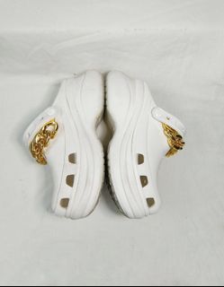 (Category: ) located in . Submitted by ashoeciation (Listing ID 1221715074, Image 1). Description: .