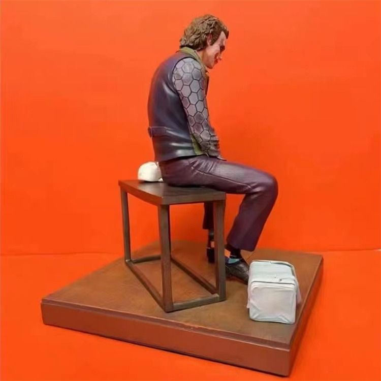DC Dark Knight Joker PVC Statue Heath Ledger Batman Superman, Hobbies ...