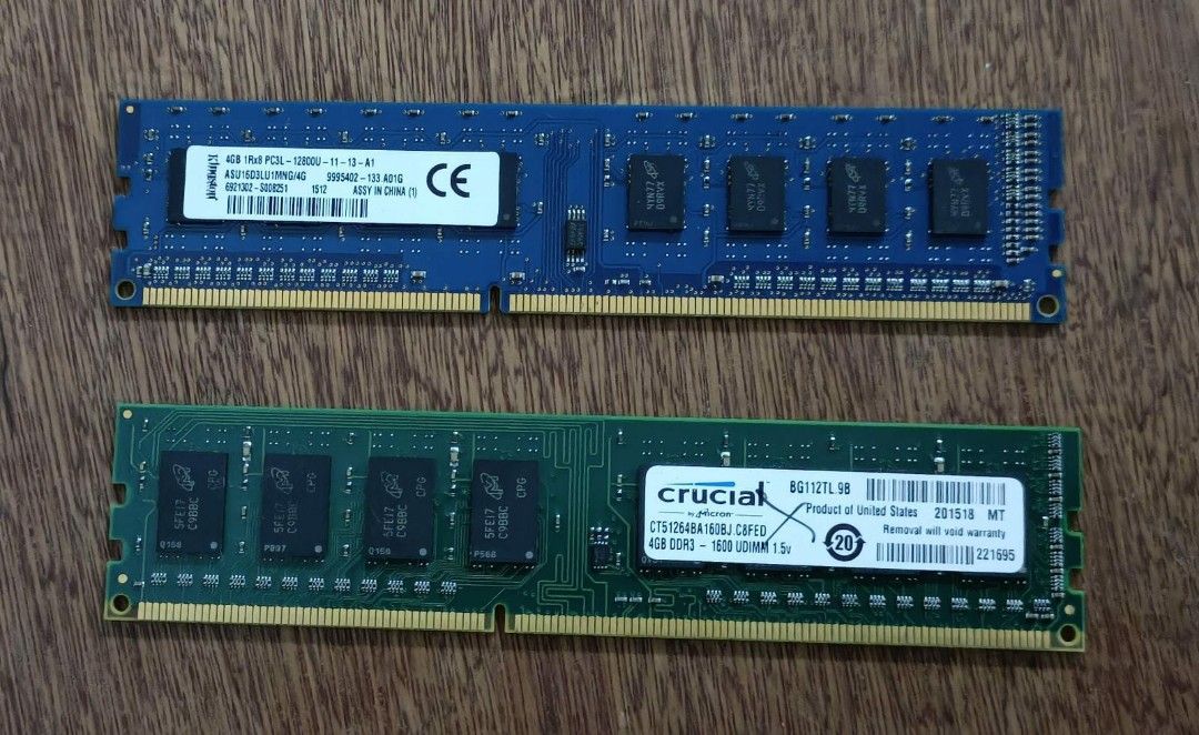 Desktop Ram DDR4 4 2 8GB Laptop Ram DDR2 1gb . All working Ram. Together price only 30