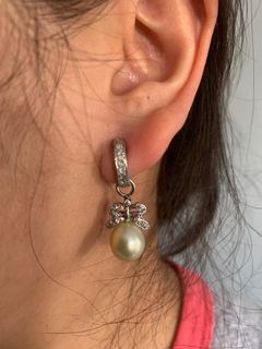 Drop pearl earrings