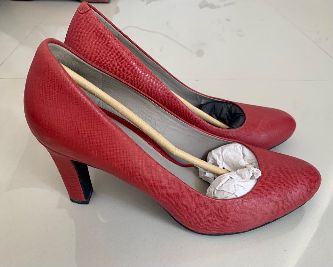 Ecco hot sale pumps red