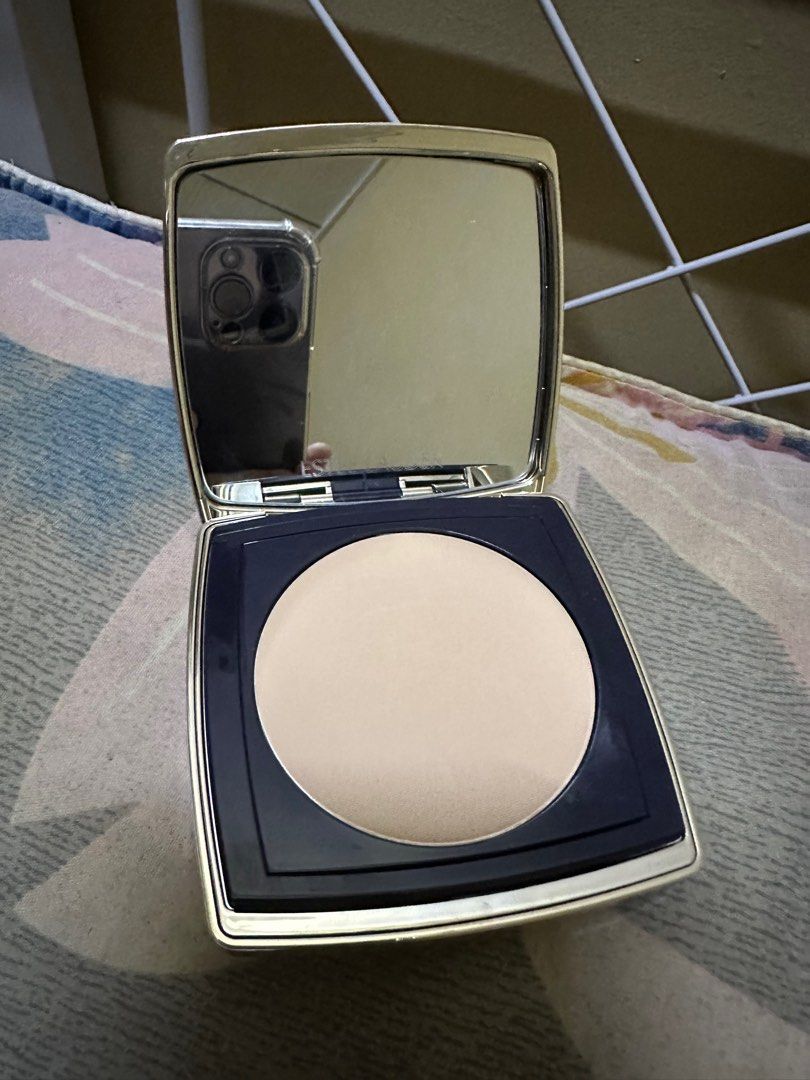 Estee lauder powder foundation, Beauty & Personal Care, Face, Makeup on