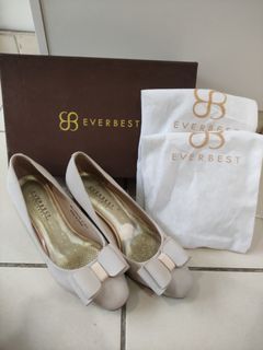 EVERBEST mini heels shoes in beige ivory