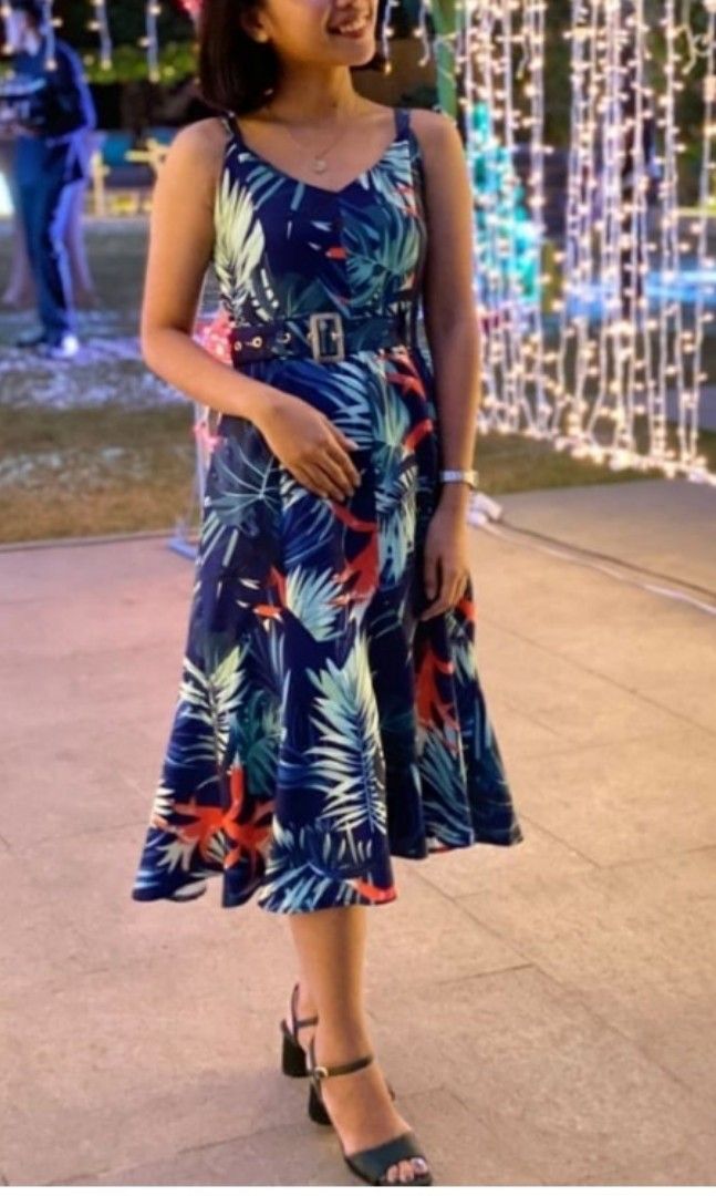 Floral midi dress (Category: Dresses) located in Taguig. Submitted by swiftgem (Listing ID 1221796794, Image 1). Description: Only used for a Christmas Party will make you stand out.