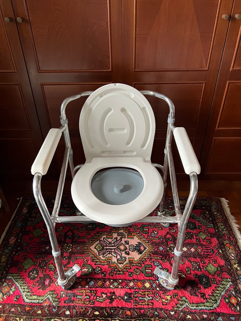 Free commode, Health & Nutrition, Medical Supplies & Tools on Carousell