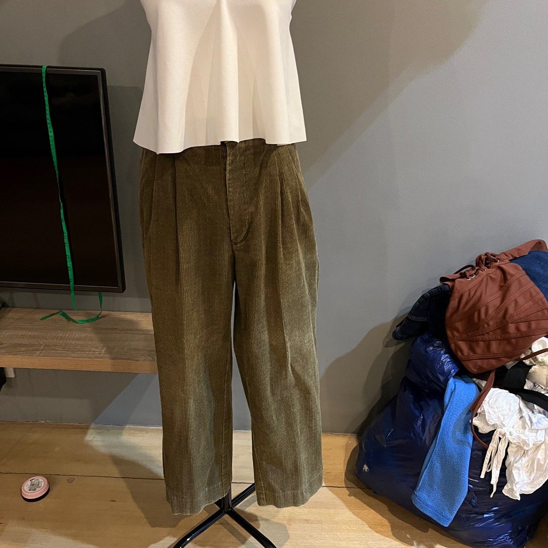 Green Corduroy mom jeans, Women's Fashion, Bottoms, Other Bottoms on  Carousell