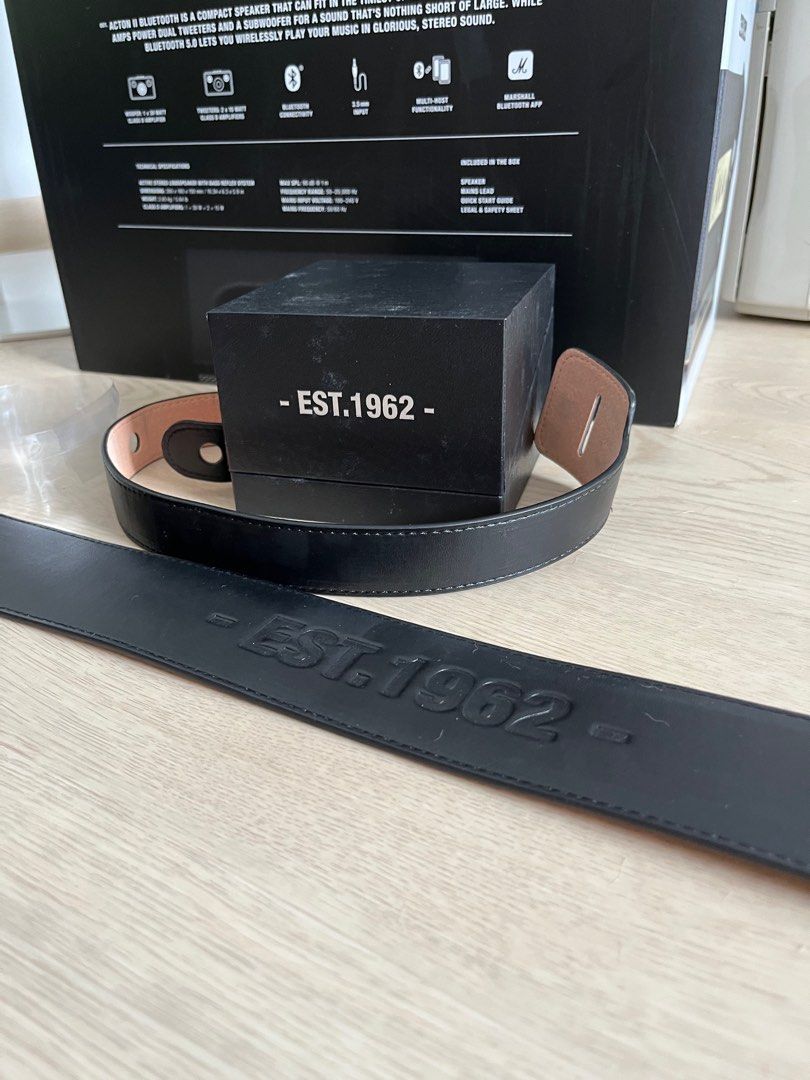 Marshall store guitar strap