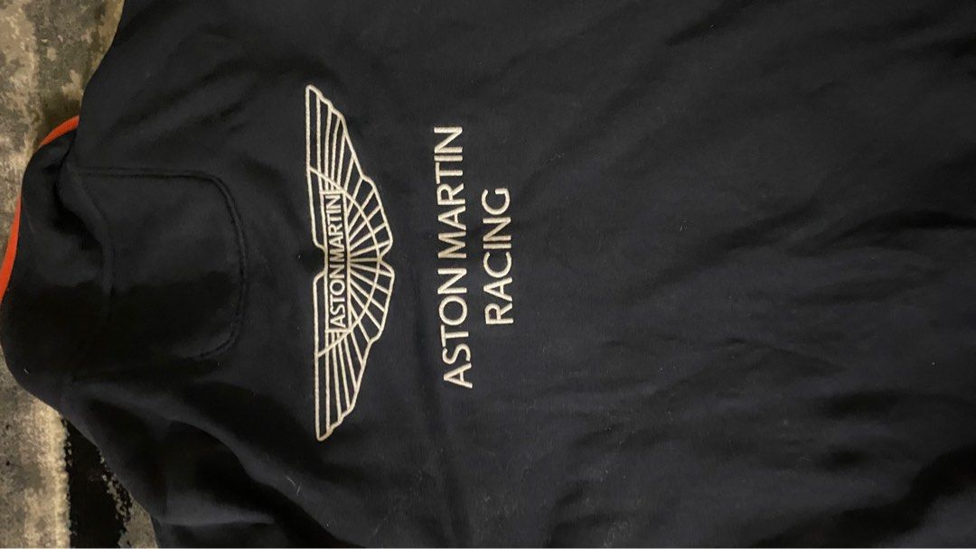 Hackett M (Category: Coats, Jackets and Outerwear) located in Shah Alam. Submitted by khairol26 (Listing ID 1221670352, Image 3). Description: give me offer! syg nak jual tapi dah ketat🤣. barang baik lagi serius. .