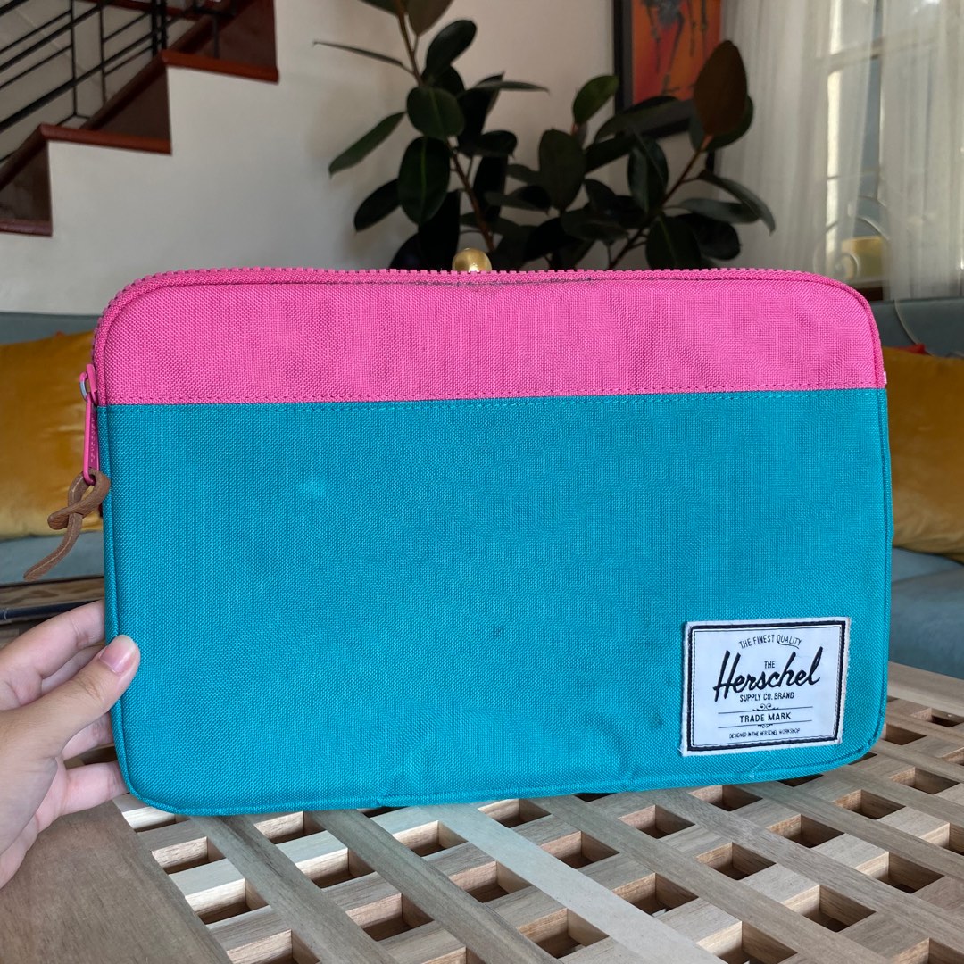 Herschel 11inches laptop bag on Carousell