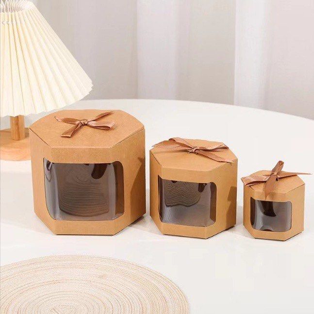 Hexagonal Transparent Window Pastry Box (Category: Storage Boxes & Baskets) located in Malabon City. Submitted by heyitskhen (Listing ID 1221686243, Image 2). Description: Features: Size: Small: 7x7x7cm-19 each Medium: 10x10x10cm-23 each Large: 13x13x13.5cm-28 each Color: white, brown Package Includes: 1pc Notes: Please allow minor errors due to manual measurement. The colors may be a little difference for the different monitor display. .