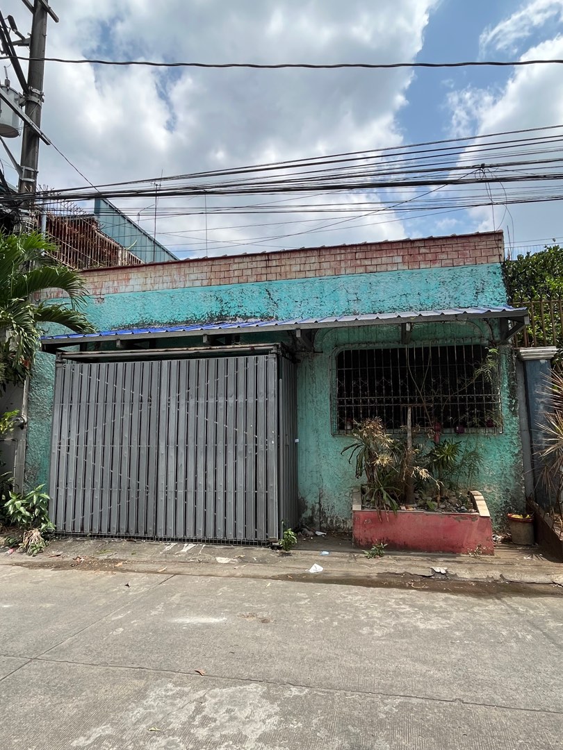 Hillcrest Village House & Lot for sale! on Carousell