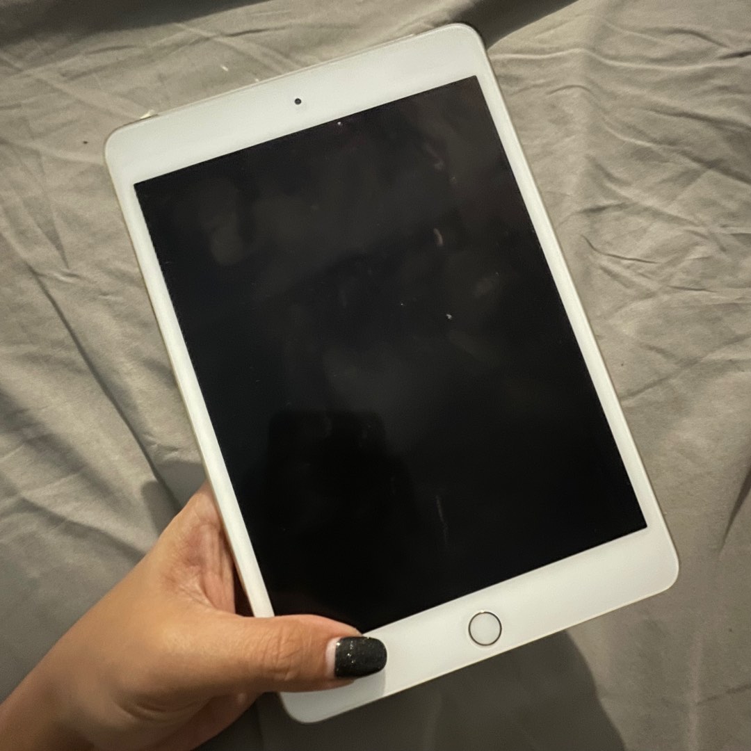 iPad 4 Mini 128 Gb, Telepon Seluler & Tablet, Tablet di Carousell