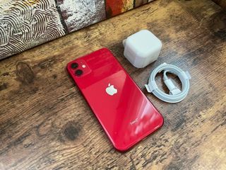 IPHONE 11 64GB RED