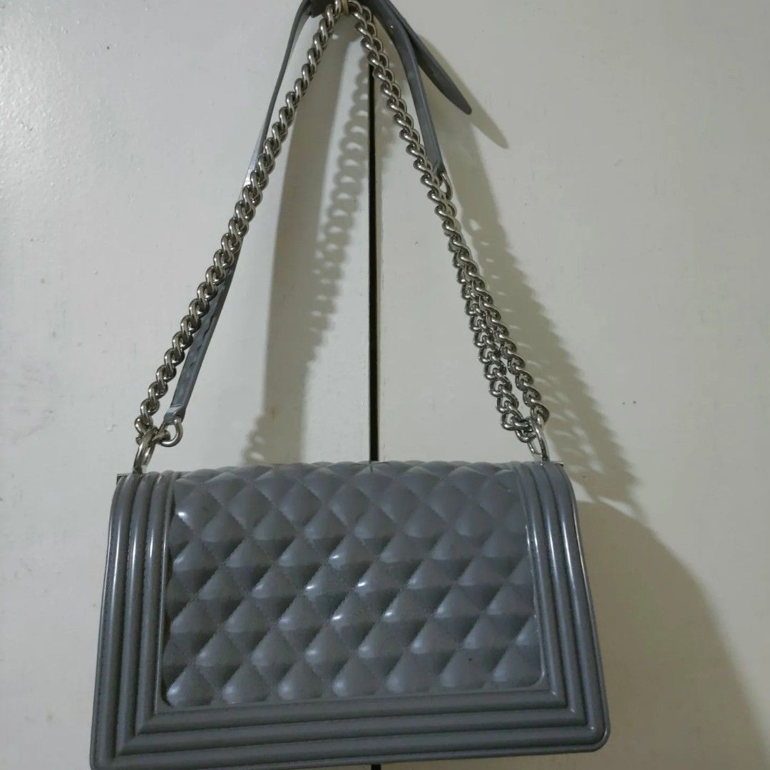 Jelly Toy Boy Sling/Handbag (Category: Luxury Bags & Wallets) located in Binan City. Submitted by ajsdcruz (Listing ID 1221694170, Image 3). Description: Jelly Toy Boy Sling/Handbag Good condition 8/10 Flaws sa lock and stain sa bottom part Overall goods po yung bag Selling price 900 Lawayaw: 1000. DP 400 then 1 month to pay Note: Downpayment is not refundable.