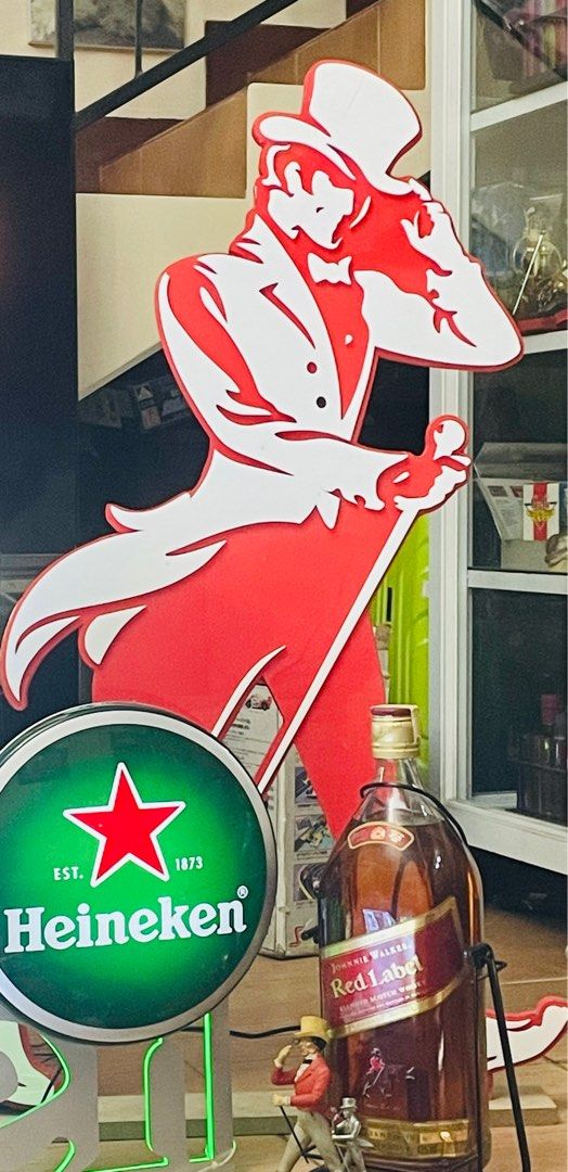 Johnnie Walker Bar Display Standee., Hobbies & Toys, Memorabilia